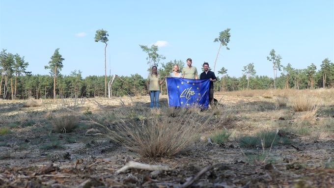 Stefanie Luka, Janine Ruffer, Oliver Richter und Kristof Meyn (von links nach rechts) in der „Bugker Sahara“